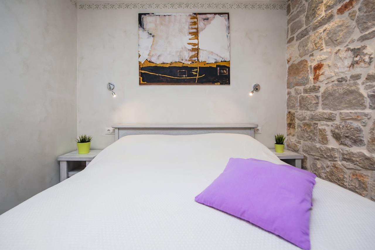 Studio Mc Apartment โรวีน ภายนอก รูปภาพ